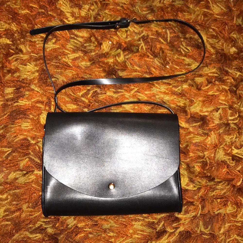 Forever 21 Black clutch/crossbody